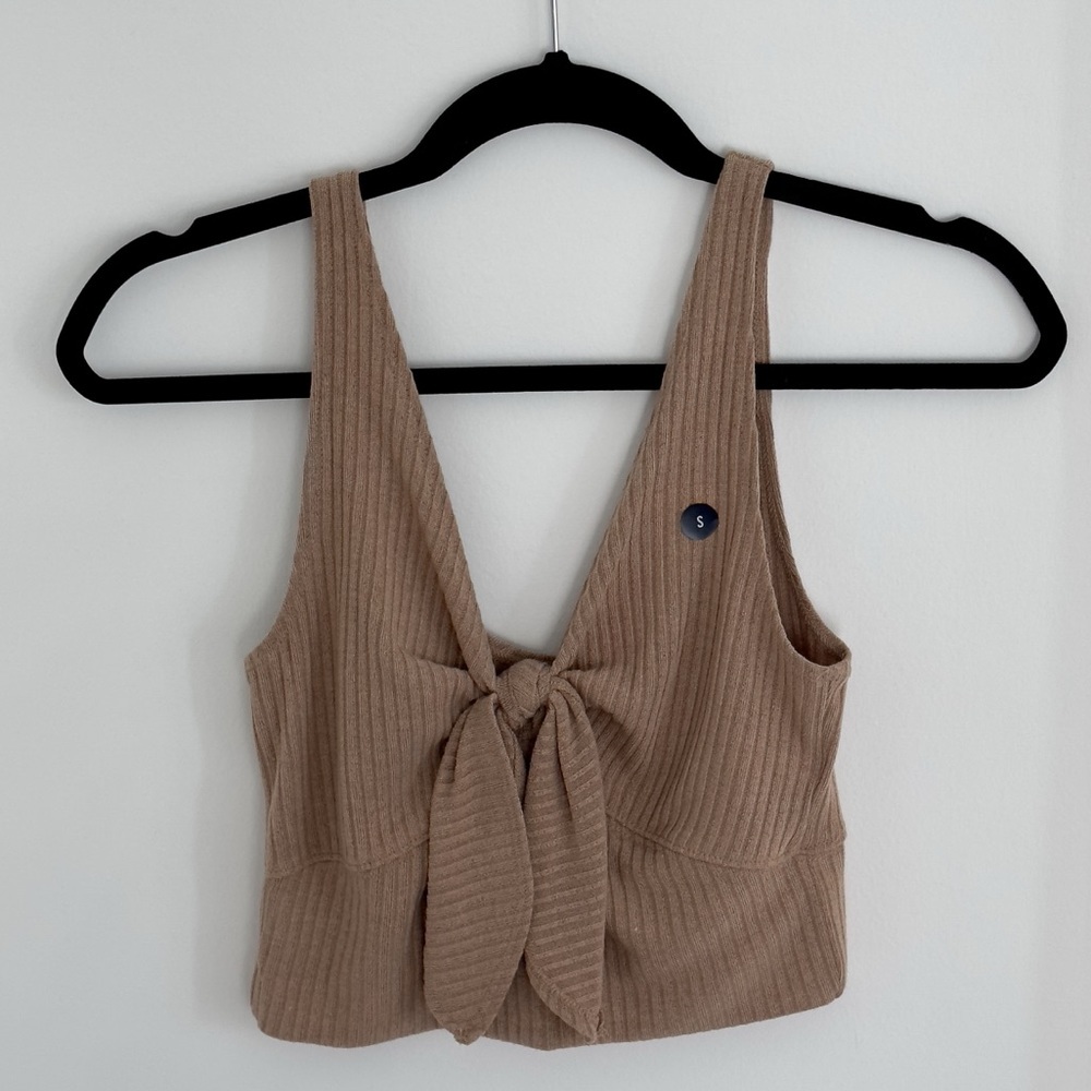 NWT Abercrombie & Fitch S bow cropped tank tan - Picture 3 of 4